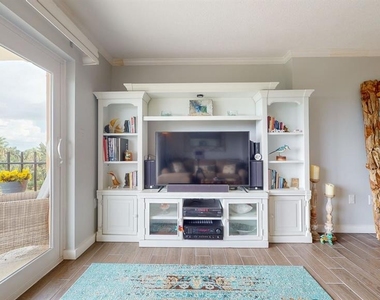 1120 N Shore Drive Ne - Photo Thumbnail 19
