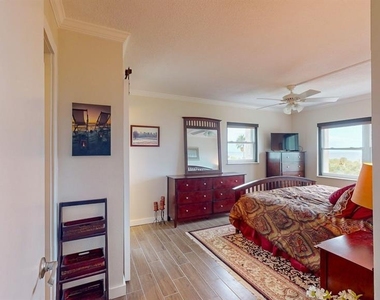 1120 N Shore Drive Ne - Photo Thumbnail 41