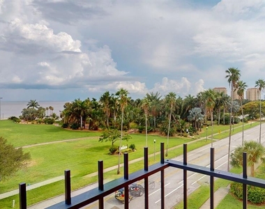 1120 N Shore Drive Ne - Photo Thumbnail 63
