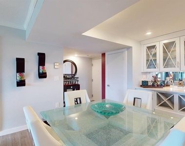 1120 N Shore Drive Ne - Photo Thumbnail 11