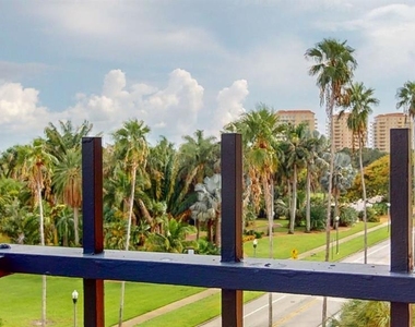 1120 N Shore Drive Ne - Photo Thumbnail 62