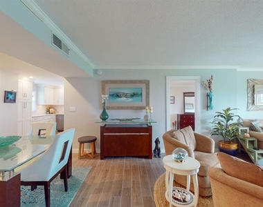 1120 N Shore Drive Ne - Photo Thumbnail 20