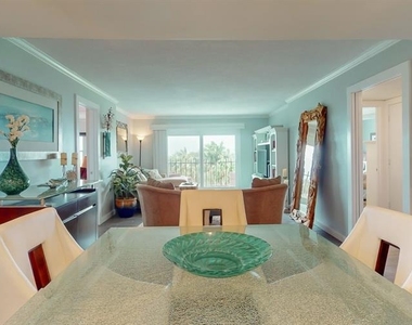 1120 N Shore Drive Ne - Photo Thumbnail 9