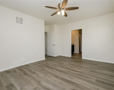 4916 Willow Breeze Way - Photo Thumbnail 12