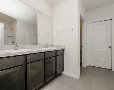 4916 Willow Breeze Way - Photo Thumbnail 11