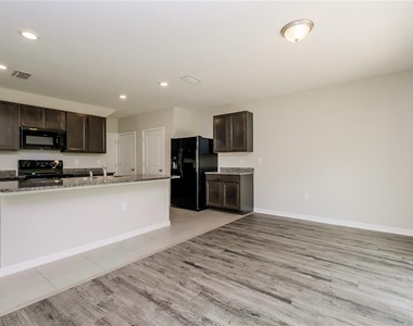 4916 Willow Breeze Way - Photo Thumbnail 4