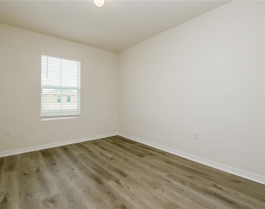 4916 Willow Breeze Way - Photo Thumbnail 6
