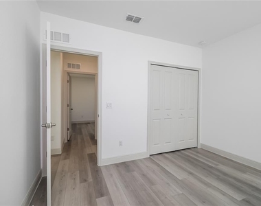 1637 Sail Drive - Photo Thumbnail 12