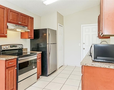 2980 N Huron Drive - Photo Thumbnail 7
