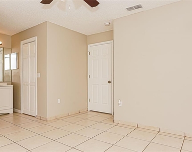 2980 N Huron Drive - Photo Thumbnail 11