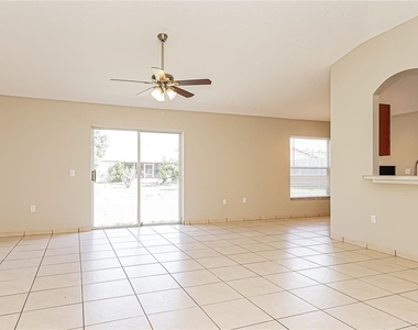 2980 N Huron Drive - Photo Thumbnail 3