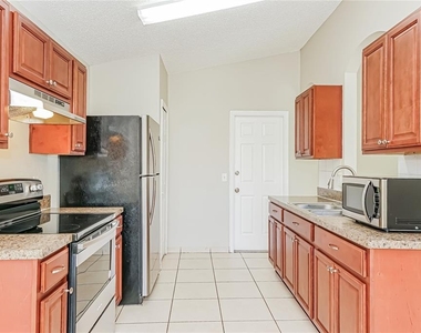 2980 N Huron Drive - Photo Thumbnail 6
