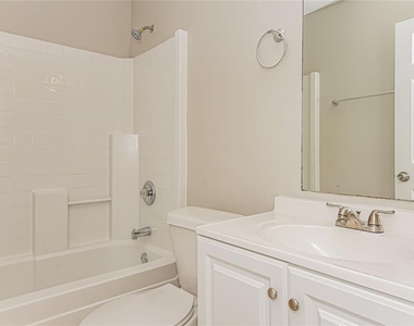2980 N Huron Drive - Photo Thumbnail 8