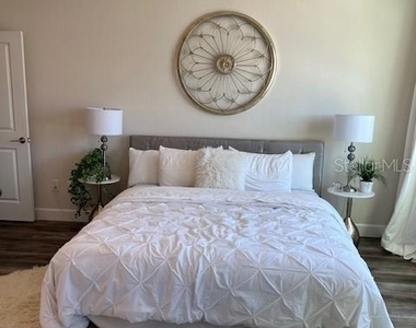5737 Desert Rose Place - Photo Thumbnail 17