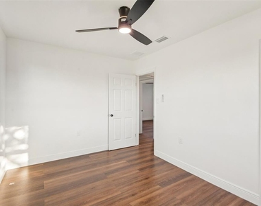 410 Virginia Avenue - Photo Thumbnail 17