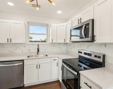 410 Virginia Avenue - Photo Thumbnail 8