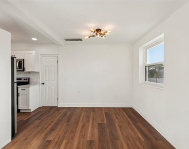 410 Virginia Avenue - Photo Thumbnail 9