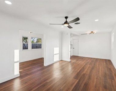 410 Virginia Avenue - Photo Thumbnail 5