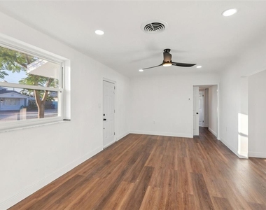 410 Virginia Avenue - Photo Thumbnail 4