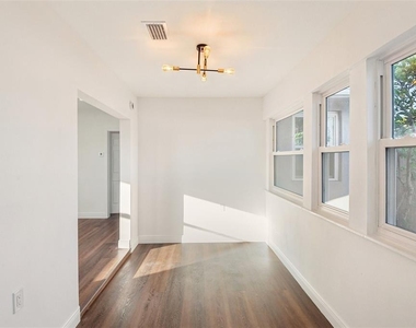 410 Virginia Avenue - Photo Thumbnail 7