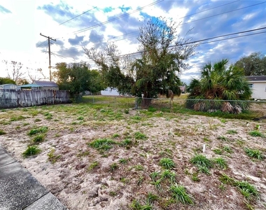 4810 Flora Avenue - Photo Thumbnail 10