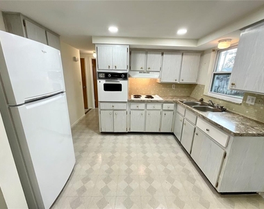 4810 Flora Avenue - Photo Thumbnail 3