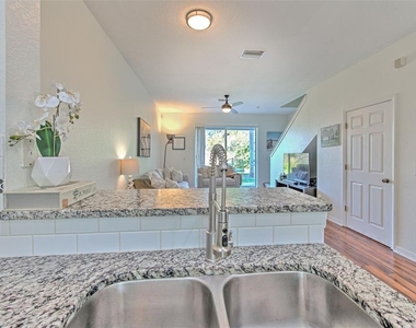 11094 Winter Crest Drive - Photo Thumbnail 14