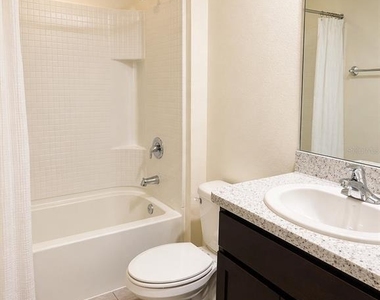 16511 Mosaic Oar Drive - Photo Thumbnail 4