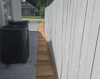 1513 W Rio Vista Ave - Photo Thumbnail 2