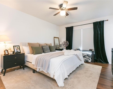 1612 Berkshire Drive - Photo Thumbnail 10