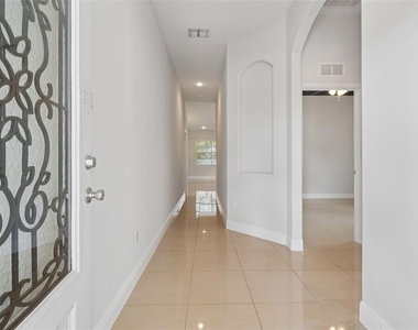 2311 W Aileen Street - Photo Thumbnail 2