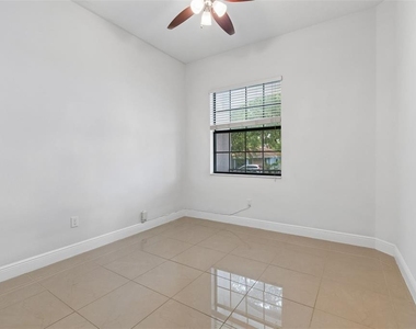 2311 W Aileen Street - Photo Thumbnail 4