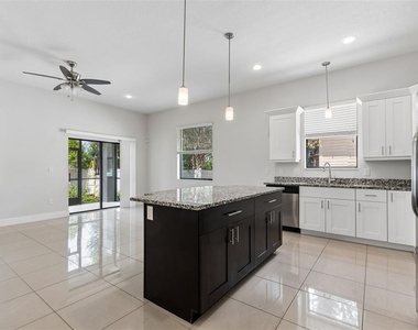 2311 W Aileen Street - Photo Thumbnail 11