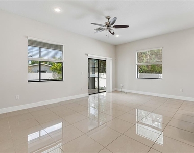 2311 W Aileen Street - Photo Thumbnail 15