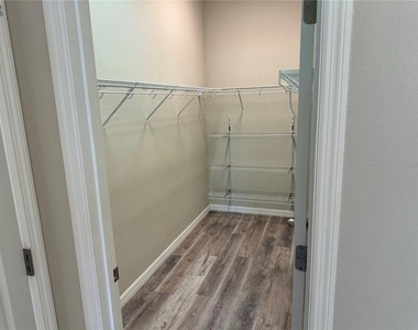 5912 Village Center Drive - Photo Thumbnail 13