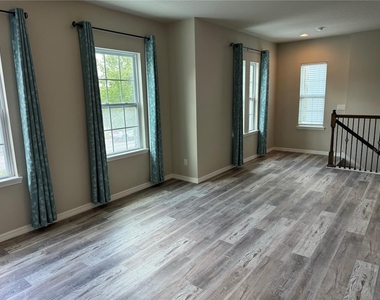 5912 Village Center Drive - Photo Thumbnail 28