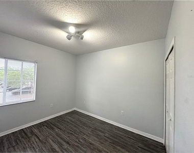 9621 Lakedale Way - Photo Thumbnail 6