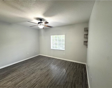 9621 Lakedale Way - Photo Thumbnail 13