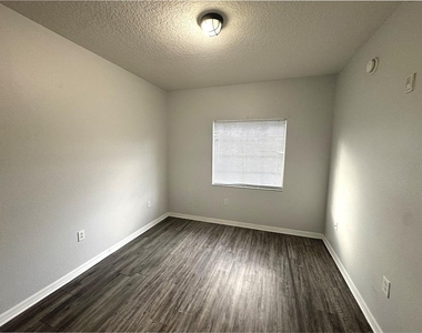 9621 Lakedale Way - Photo Thumbnail 9