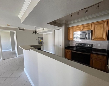 3038 Parkway Boulevard - Photo Thumbnail 7