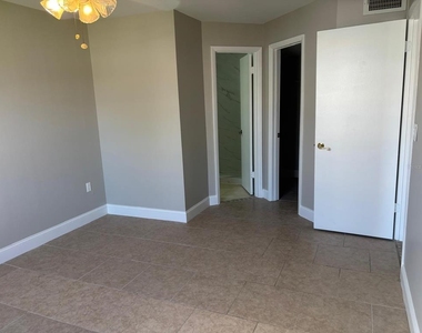 3038 Parkway Boulevard - Photo Thumbnail 12
