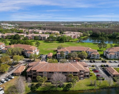 14036 Fairway Island Dr - Photo Thumbnail 24