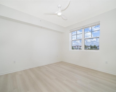 5579 Millenia Park Blvd - Photo Thumbnail 13