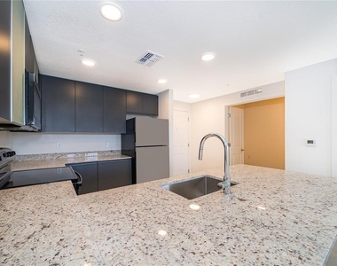 5579 Millenia Park Blvd - Photo Thumbnail 4