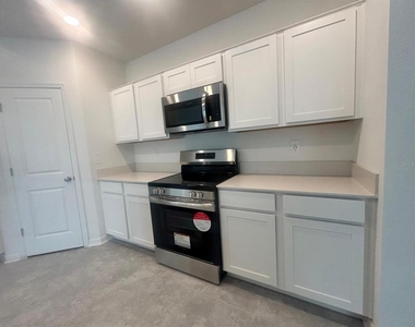 1417 Austin Street - Photo Thumbnail 5