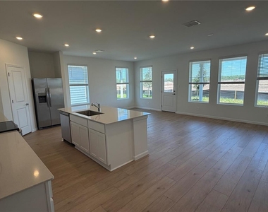 4377 Vibernum Avenue - Photo Thumbnail 2