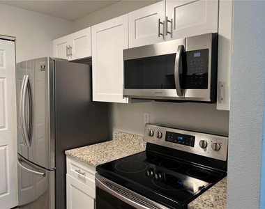 3756 Idlebrook Circle - Photo Thumbnail 5