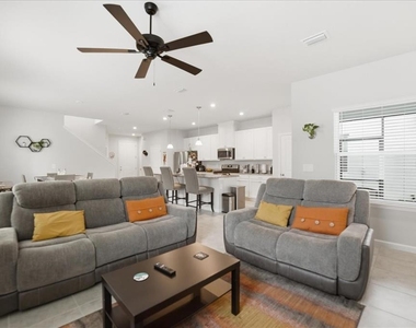 3979 Capital Reef Way - Photo Thumbnail 5
