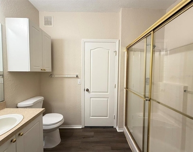 3319 S Kirkman Road - Photo Thumbnail 12
