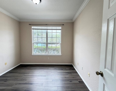 3319 S Kirkman Road - Photo Thumbnail 6